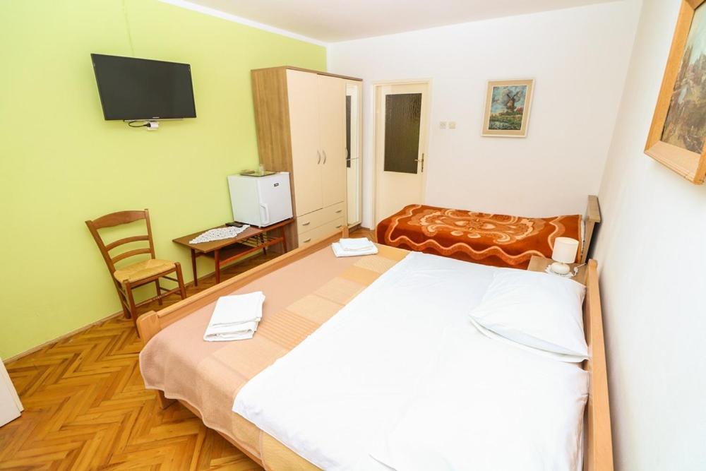 Double Rooms Tomica 2 With Balcony Baska  Ngoại thất bức ảnh